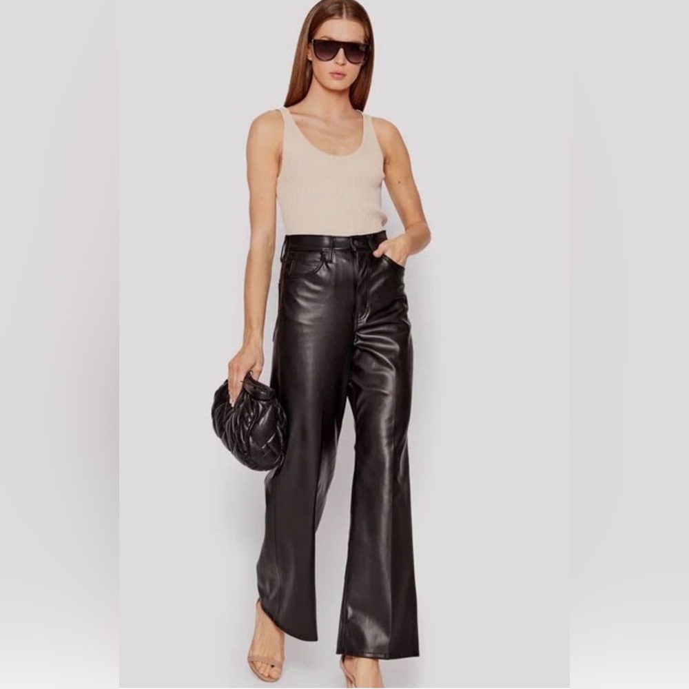 Levi’s 70’s High Flare in Faux Leather - size 25